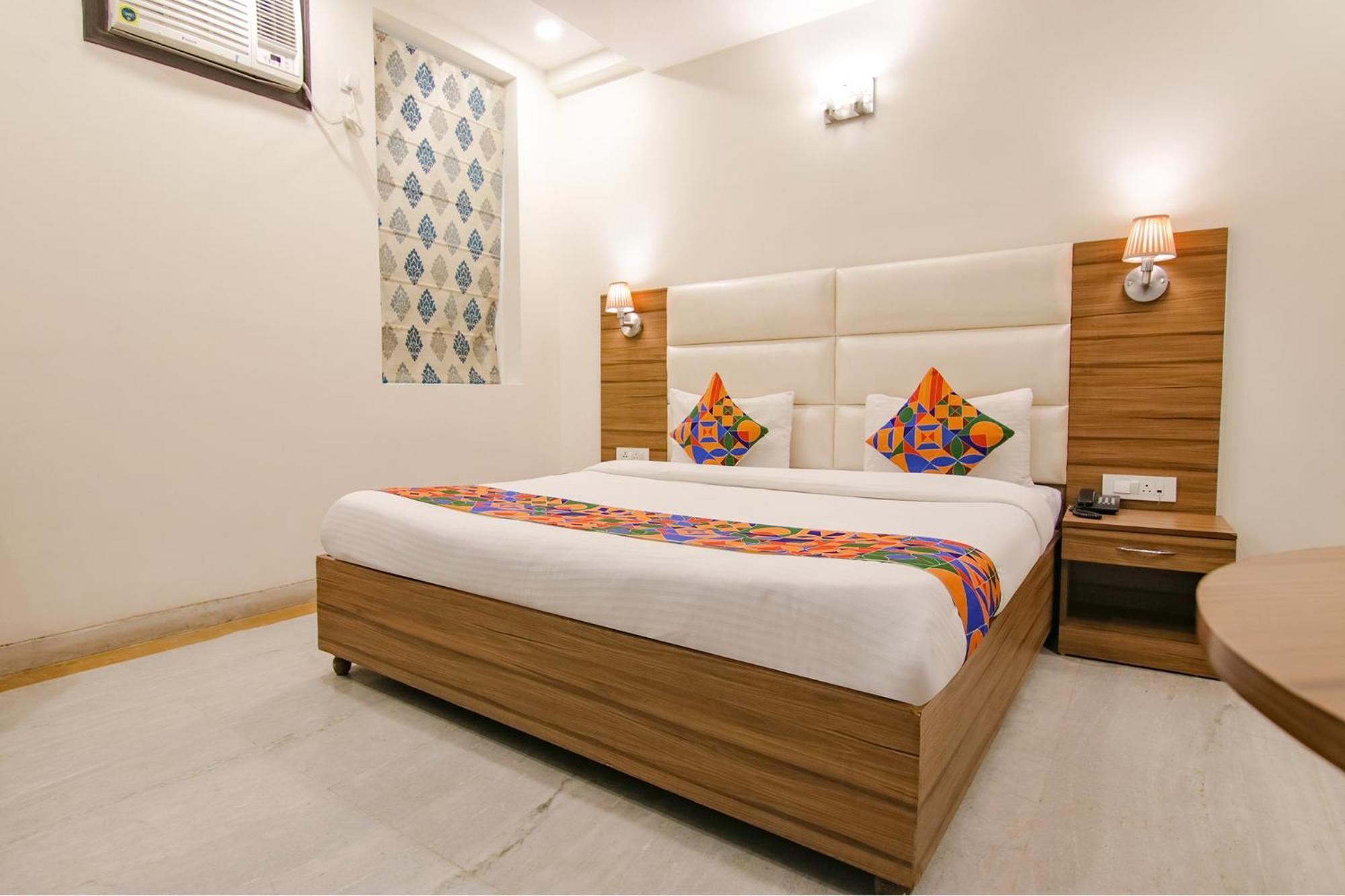 Hotel Leaf 9, Cyber City Near Ambience Mall Gurgáon Kültér fotó